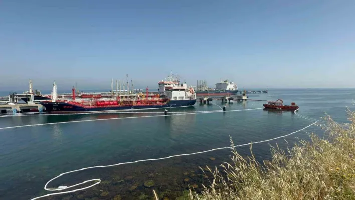 Tekirdağ'da akıl almaz kaza: Denize 12 bin litre mazot sızdı