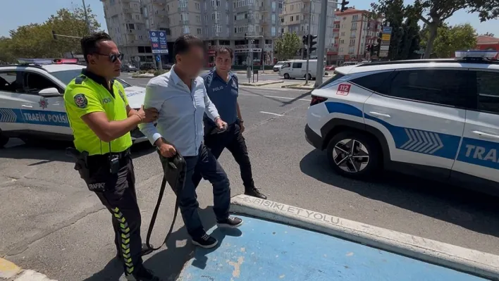 Tekirdağ'da arabasıyla kaldırımda iki kişiye çarpan alkollü doktor tutuklandı