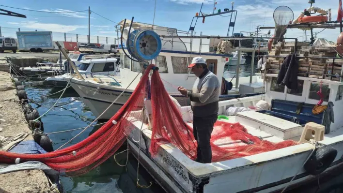 Tekirdağ'da av yasağı başladı: 250 bin liralık ağlar müsilajda kayboldu