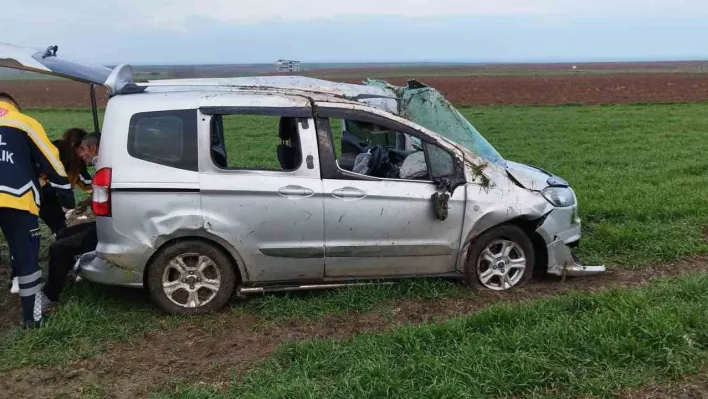 Tekirdağ'da hafif ticari araç takla attı: 4 yaralı