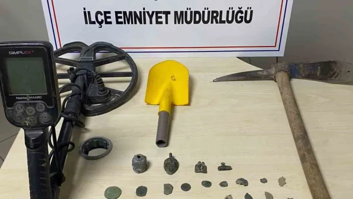 Tekirdağ'da kaçak kazı operasyonu: Tarihi eserler ele geçirildi