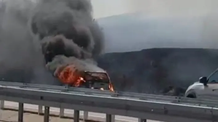 Tekirdağ'da LPG'li otomobil alevlere teslim oldu, yangın tarlaya sıçradı