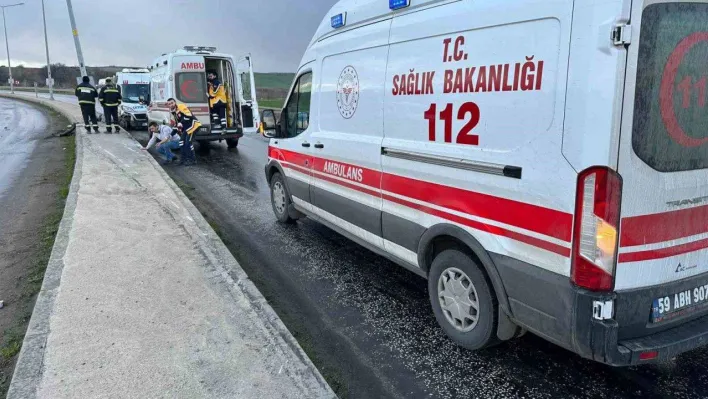 Tekirdağ'da servis aracı kaza yaptı: 3 yaralı