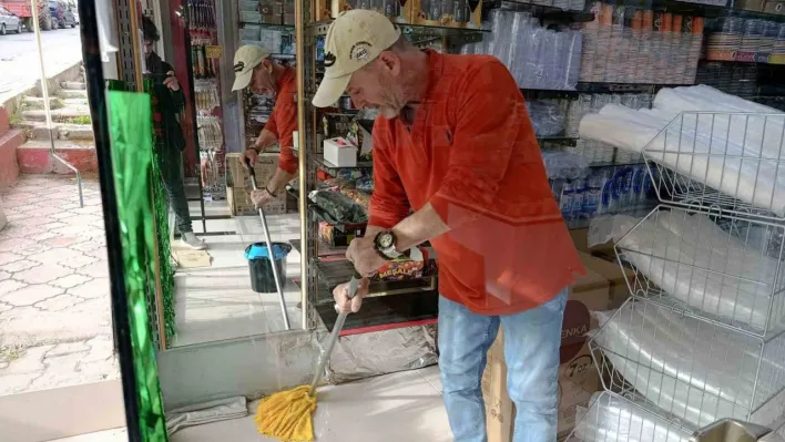 Tekirdağ'da su patlağı esnafı mağdur etti