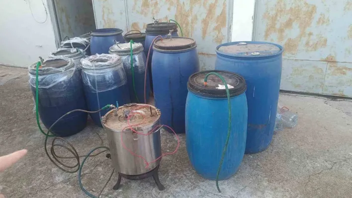 Tekirdağ'da yılbaşı öncesi 800 litre sahte içki ele geçirildi