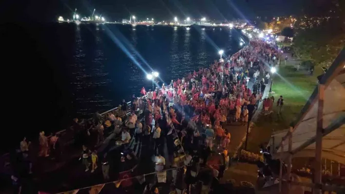 Tekirdağ'da yüzlerce kişi fener alayında buluştu