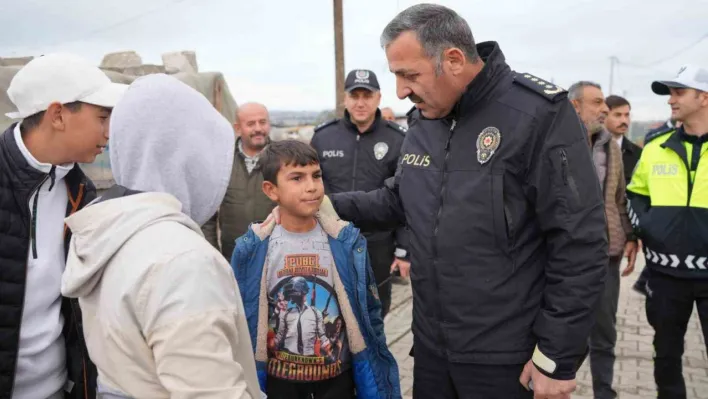 Tekirdağ Emniyeti, mahalle mahalle vatandaşlarla buluşmaya devam ediyor