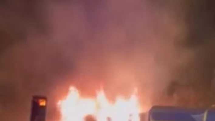 TEM'de seyir halindeki tır alevlere teslim oldu