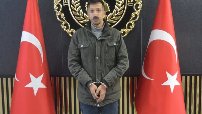 Terör örgütü PKK'nın elebaşı Öcalan'ın pankartını asan 2 şüpheli yakalandı