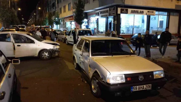 Ters yöne giren alkollü sürücünün kaza yaptığı an kamerada