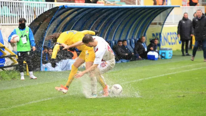 TFF 2. Lig: Belediye Derincespor: 2  - İnegölspor: 1