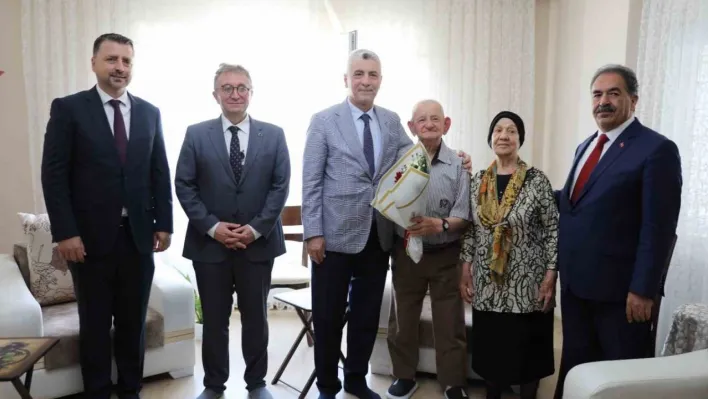 Ticaret Bakanı Bolat, Tekirdağ'da şehit ailesi ve gazileri ziyaret etti