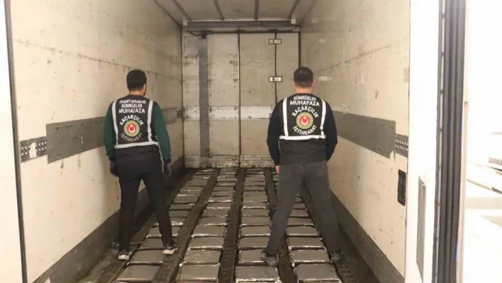Ticaret Bakanlığı gümrükler muhafaza ekipleri, kasım ayının ilk haftasında toplam 1 ton 65 kilogram esrar yakaladı