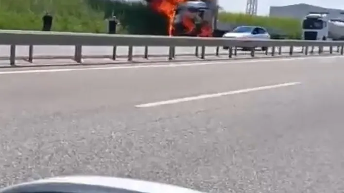 Tır alev topuna döndü