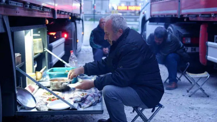 Tır şoförlerinin sınır hattında iftar telaşı