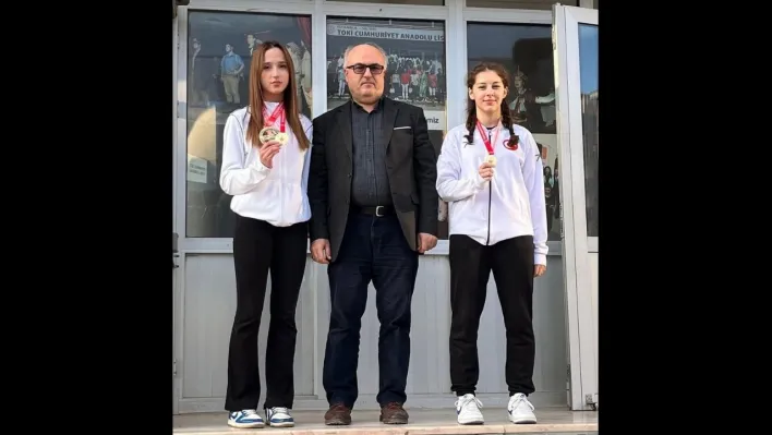 Toki Cumhuriyet Anadolu Lisesi Öğrencilerinden Çifte Karate Şampiyonluğu