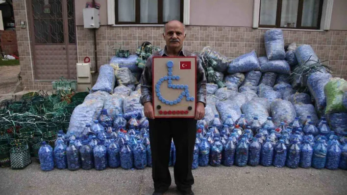 Topladığı 1 ton kapakla engelliler için tekerlekli sandalye aldı