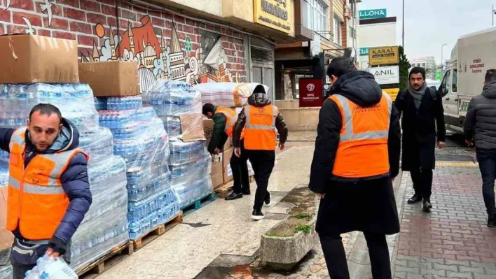 Trabzonlu gençler depremzedeler için seferber oldu