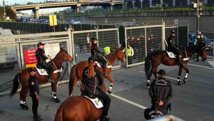 Trabzonspor taraftarı, RAMS Park'a geldi