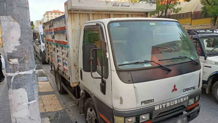 Trafiğin akışına engel olan 3 kamyon sürücüsüne ceza yağdı