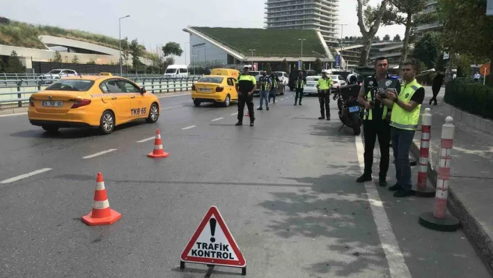 Trafik polislerine yakalanan motosiklet sürücüsünden pişkin cevap: 'Biz sanki kaçmasını bilmiyoruz'