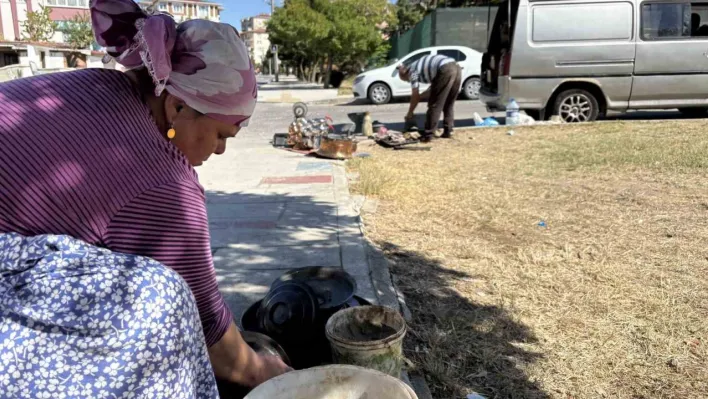 Trakya'da 30 yıldır mahalle mahalle dolaşarak kalaycılık yapıyorlar