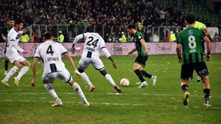 Trendyol 1. Lig: Sakaryaspor: 3 - Kocaelispor: 1