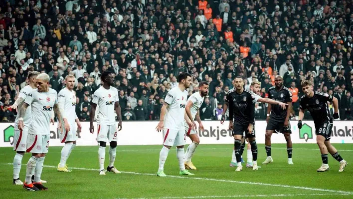 Trendyol Süper Lig: Beşiktaş: 0 - Galatasaray: 1 (İlk yarı)