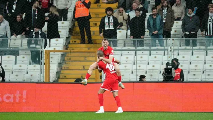 Trendyol Süper Lig: Beşiktaş: 0 - Antalyaspor: 1 (Maç devam ediyor)