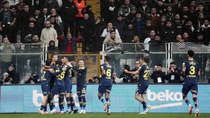Trendyol Süper Lig: Beşiktaş: 1 - Fenerbahçe: 1 (İlk yarı)