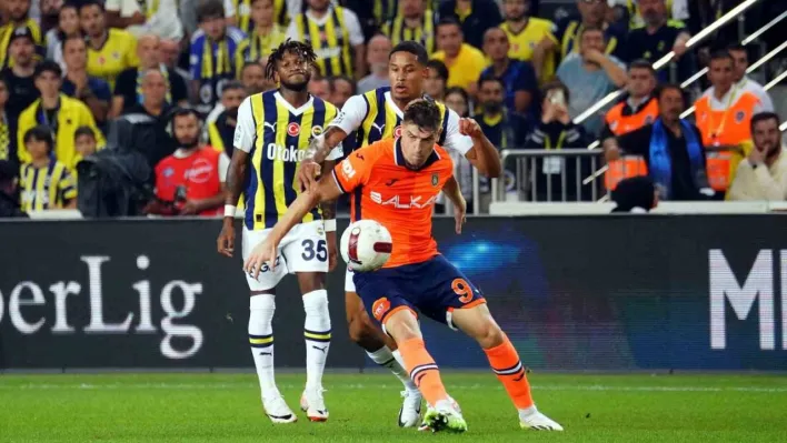 Trendyol Süper Lig: Fenerbahçe: 3 - RAMS Başakşehir: 0 (İlk yarı)