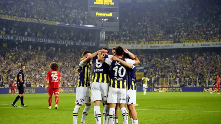 Trendyol Süper Lig: Fenerbahçe: 3 - Hatayspor: 0 (İlk yarı)