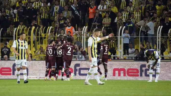 Trendyol Süper Lig: Fenerbahçe: 0 - Trabzonspor: 1 (Maç devam ediyor)