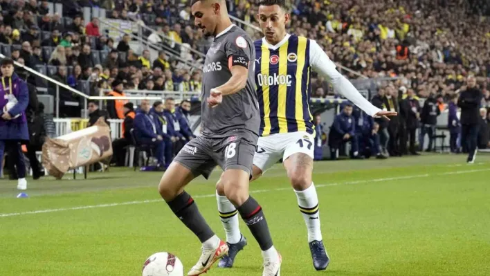 Trendyol Süper Lig: Fenerbahçe: 0 - Fatih Karagümrük: 1 (İlk yarı)