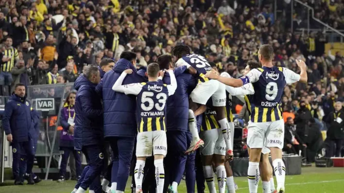 Trendyol Süper Lig: Fenerbahçe: 2 - Sivasspor: 0 (İlk yarı)