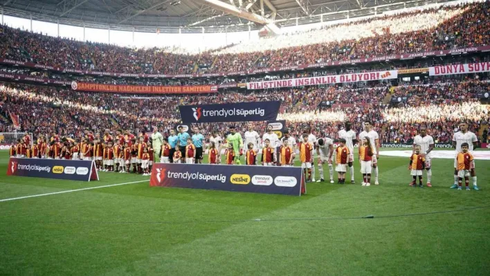 Trendyol Süper Lig: Galatasaray: 2 - Sivasspor: 0 (Maç devam ediyor)