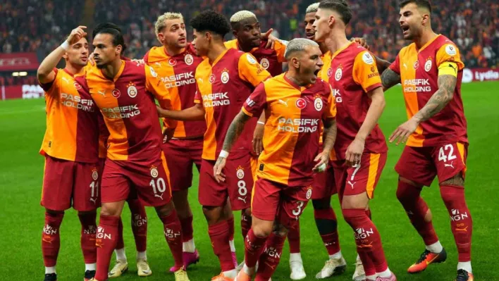Trendyol Süper Lig: Galatasaray: 0 - Trabzonspor: 0 (İlk yarı)