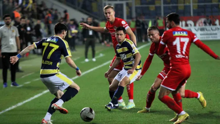 Trendyol Süper Lig: MKE Ankaragücü: 0 - Antalyaspor: 2 (İlk yarı)