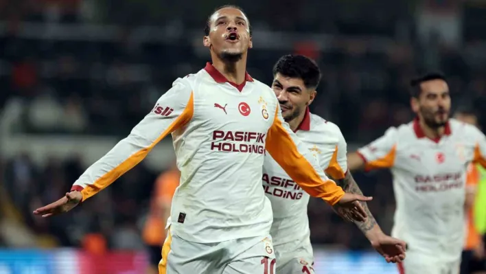 Trendyol Süper Lig: RAMS Başakşehir: 0 - Galatasaray: 1 (İlk yarı)