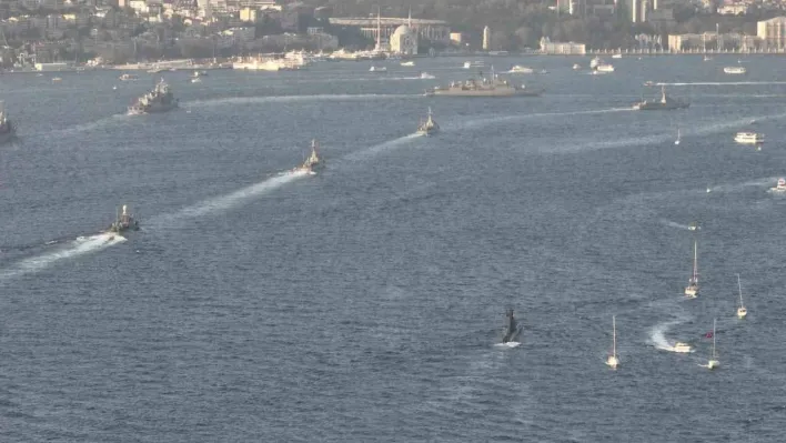 Türk donanmasının İstanbul Boğazı'ndan geçişi havadan görüntülendi