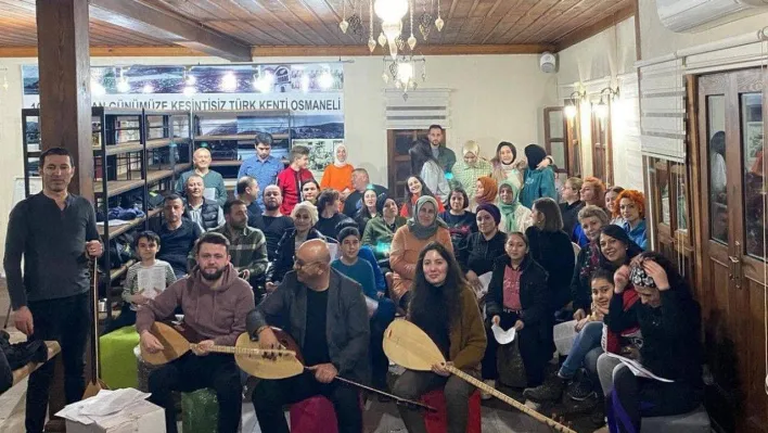 Türk Halk Müziği Korosu çalışmaları devam ediyor