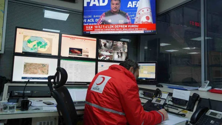 Türk Kızılay, depremzedelere destek olmak için tüm ekiplerini seferber etti