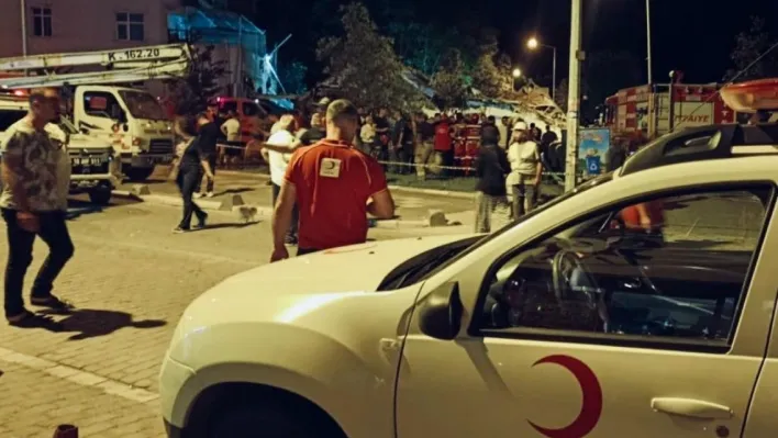 Türk Kızılay, Sındırgı depremi sonrası afetzedelere beslenme desteği sağlıyor