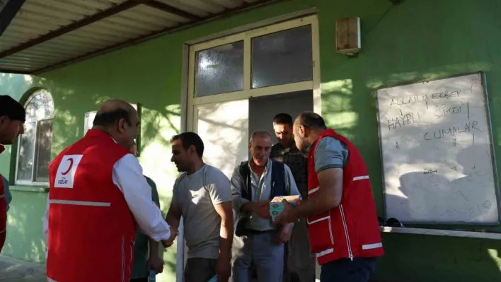 Türk Kızılay yurt içinde ve 22 ülkede kurban kesimlerine başladı