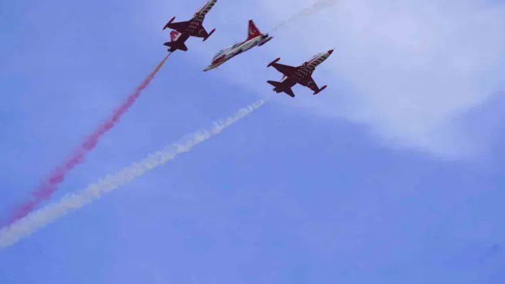 Türk Yıldızlarından Çorlu'da muhteşem gösteri