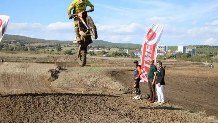 Türkiye Motokros Şampiyonası'nın 4. ayak yarışı Balıkesir'in Gönen ilçesinde yapıldı