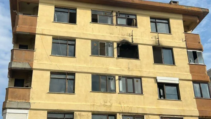 Tuzla'da apartman dairesi küle döndü