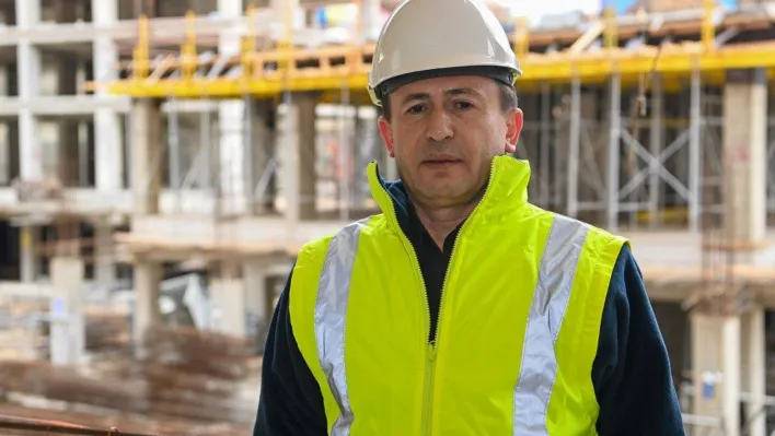 Tuzla'da orta hasarlı binalar tahliye edilerek, yıkım süreci başladı