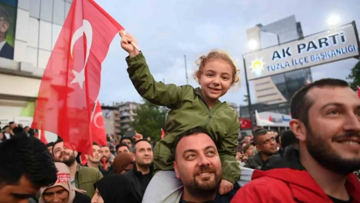 Tuzla'da seçim zaferi coşkuyla kutlandı