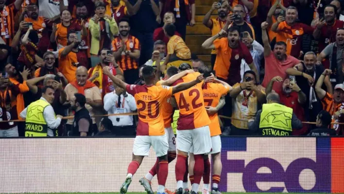 UEFA Şampiyonlar Ligi: Galatasaray: 1 - Bayern Münih: 1 (İlk yarı)